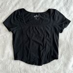 Hollister  Black Baby Tee Women’s Size Medium Photo 0