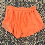 Lululemon  Hotty Hot 2.5" Shorts Low-Rise Lined  Photo 1