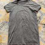 Lululemon  swiftly tech short sleeve size 6 slate grey Photo 0