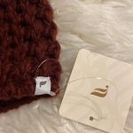 Fabletics  The Chunky Knit Beanie with Pom hat burgundy color brand new Photo 2