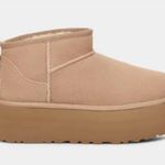 UGG  Classic Ultra Mini Platform Sand Photo 1