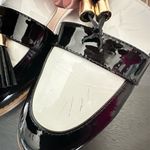 Cecelia Linear Black and White Shoes SZ 10 Photo 4