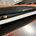 XOXO ‎ NWT Wallet & Keychain Set – Orange You Glad You Found Me? Photo 5