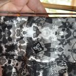 prAna NWOT Roxanne Capri Black Hydrobloom Yoga Legging Size S Photo 6