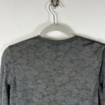 Lululemon Gray camo Breeze By Long Sleeve Women’s Size Medium Athletic Running Photo 4