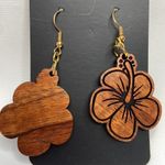 Hand Crafted Wood Hibiscus Laser Cut Dangle Pierced Hawaiian Island Earrings NEW Photo 1