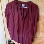 Old Navy  wine red v neck blouse size small Photo 0