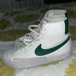 Nike  blazers 77 lucid green size 6 Photo 0