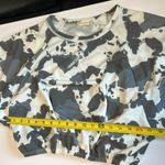 Altar'd State size small printed short sleeve crop top gray splash Photo 4