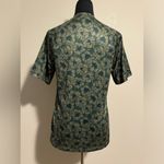 NWOT Amazon Essentials Light & Dark Green Floral Active Shirt size XS Photo 4