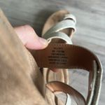 Giani Bernini  Memory Foam Rilleyy Gold Detail Velcro Strap Sandal NWOT Size 9 Photo 3