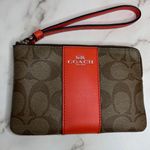 Coach Wristlet Photo 0