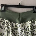 Aerie  Offline Green & Cream Animal Print Maggie Ruffle Tiered Tennis Skort Sz M Photo 2