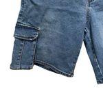 Forever 21 Baggy Denim Cargo Shorts Medium Wash Women’s Size 29 NWT Photo 1