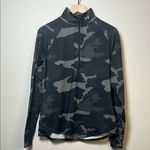 Under Armour Camo Women Long Sleeve Pullover Zip Up Size Large Photo 0