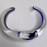 Women’s Squiggle Art Glass Cuff Bracelet Blue White EUC OS Avant Garde Boho Photo 2