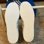 Adidas  Gazelle originals Hazy Sneakers size 7 Photo 3
