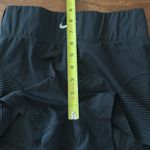Nike Aeroadapt short biker shorts Small Photo 8