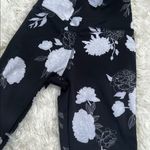 Kay Unger  Poppy Black and White Floral Workout Leggings Women’s Small Photo 2