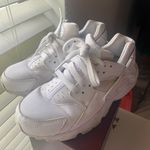 Nike White Huarache Photo 0