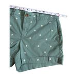Old Navy Green Daisy Print Everyday Shorts Size 10 Photo 4