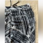 Lululemon  Women’s Jet Crop Luon Heat Wave‎ Black White Streaks Striped Size 6 Photo 6
