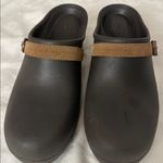 Crocs Women's Clogs brown and tan sz9 Photo 1