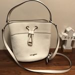 Karl Lagerfeld Paris Adele Bucket bag in off white Photo 12