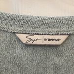 Avenue FINAL MARKDOWN  deep v neck sweater 22/24 Photo 2