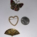 Set of 3 vintage pins brooches • Colorful Butterfly Brooch • faux pearl • fan Black Photo 9