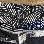 Lululemon  Wunder Under Crop II Shady Palms Black White Stripe Banana Leaf Sz 4 Photo 5