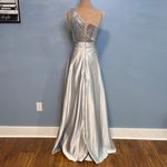 Glamorous One Photo 11