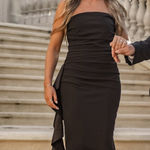 Elegant Black Strapless Gown Photo 0