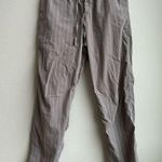 COS  Pull On Gray Straight Leg Ankle Pants Lightweight Stretch Size Medium Photo 0