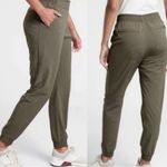 Athleta NWT Brooklyn Ankle Pant/Jogger Featherweight Fabric Olive Green- Size 18 Photo 2