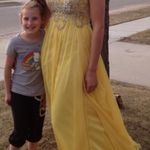 Sherri Hill Size 8 Yellow Prom Homecoming Dress. Photo 4