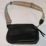 Sugu andrea triple compartment shoulder bag with detachable strap Black Photo 0