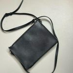 Guess Black Crossbody Purse Zipper Clasp Closures Adjustable Strap Logo Lining Photo 1