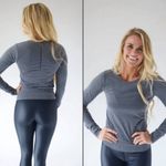 Zyia  seamless performance scoop heather gray grey long sleeve large Photo 1