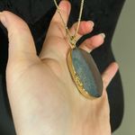 💜 Francesca’s Agate Stone Necklace with Gold Edge in Green Blue Color Photo 2