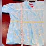 Simply Southern  Cotton Medium Baby Blue Daisy Print Notched V neckline Top NWT Photo 3