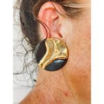 80s VTG Mob Wife Black Glass Disk w/ Gold Enamel Statement Post Earrings Photo 1