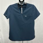 FIGS  Catarina One-Pocket Scrub Top PO 3019 Photo 4