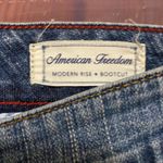 Tommy Hilfiger  Freedom Medium Wash Bootcut Jeans Size 8 Photo 4