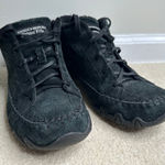 Skechers : Black Suede Booties Photo 0