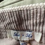 Corduroy front zipper beige mini skirt. Size large. Photo 3