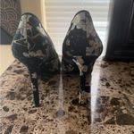 Nine West Black and Silver Floral Heels Brand New! Photo 4
