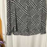 Victoria's Secret Women's Black and White Houndstooth Silk Top Size Medium Photo 2
