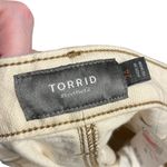 Torrid Plus Sized Cream Button-Front Denim Skirt with Pockets Photo 3