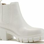 Soda white booties Photo 0